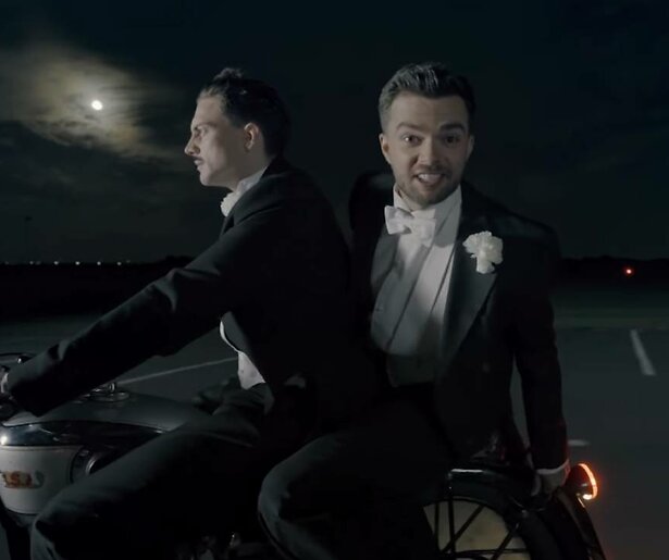 Deze bekende Nederlanders zingen iconische nummers in Stars on Stage: Soldaat van Oranje