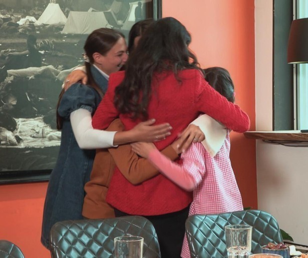 Alleenstaande moeder Hulya kan haar kinderen verrassen in Steenrijk, Straatarm