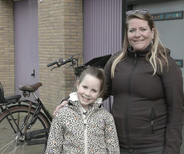 Lianne en haar dochter Senna verruilen Gouda voor Curaçao in nieuw seizoen Steenrijk, Straatarm