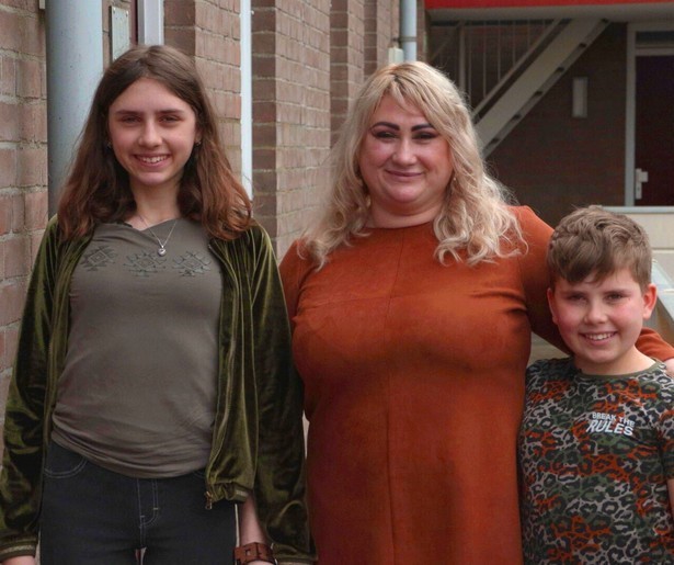 Na vele tegenslagen mag Elisabeth samen met haar kinderen genieten op Kreta in Steenrijk, Straatarm