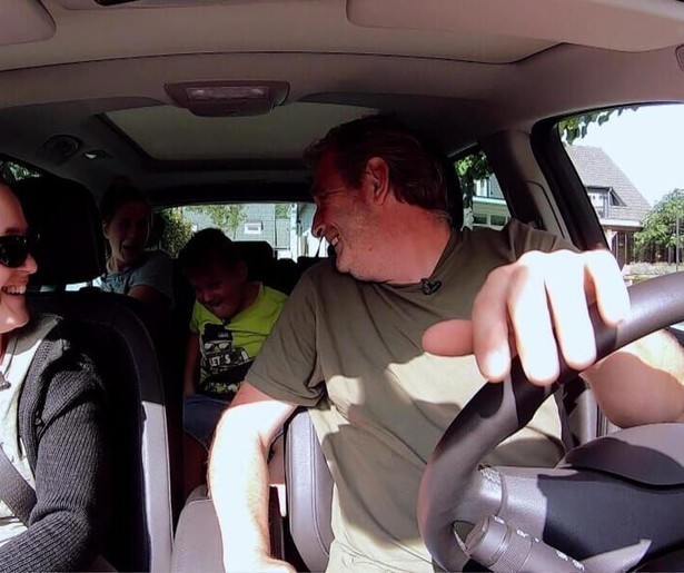 Johnnie en Anita Stuts worden in de watten gelegd in herhaling Steenrijk, Straatarm