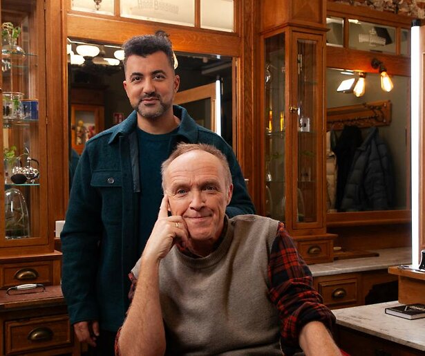 Stef Bos praat open over zijn familie en carrière in De Geknipte Gast