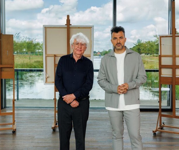 Schrijver Geert Mak laat zich schilderen in Sterren op het Doek