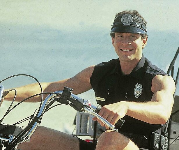 De eerste werkdag van Steve Guttenberg in Police Academy 2