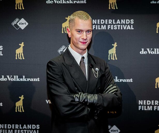 RTL bevestigt vertrek Stijn de Vries bij RTL Tonight: 'Format laat weinig ruimte voor zijn ideeën'