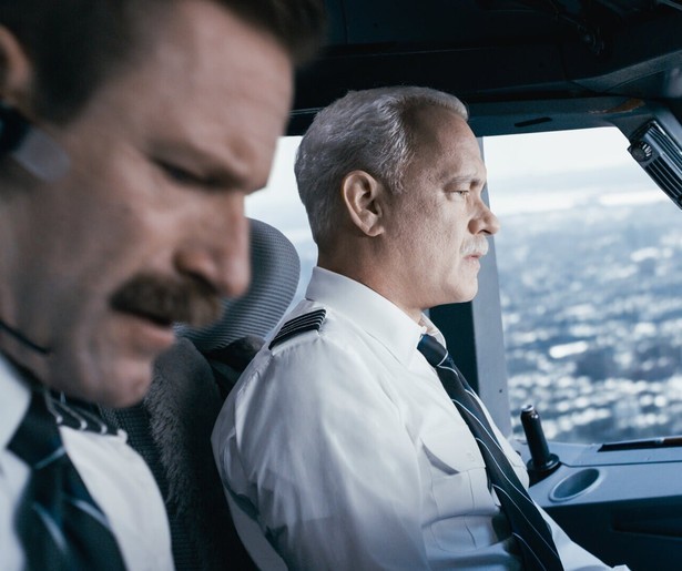 Tom Hanks moet een spectaculaire noodlanding maken in Sully
