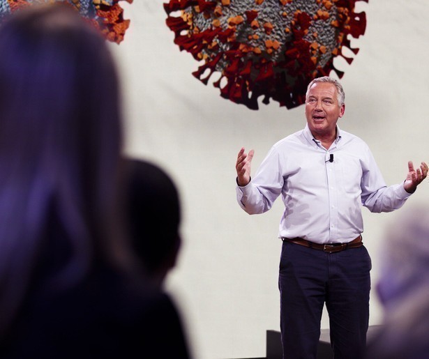 Marcel Levi geeft spoedcursus over virussen in Summerschool