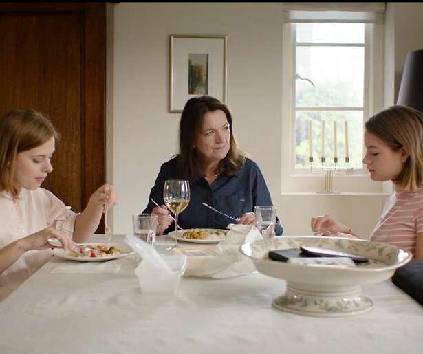 Lieke viert haar verjaardag in dramaserie Oogappels