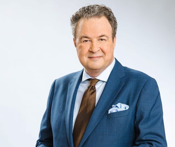 Sven Kockelmann neemt al het politieke nieuws met je door in Café Kockelmann