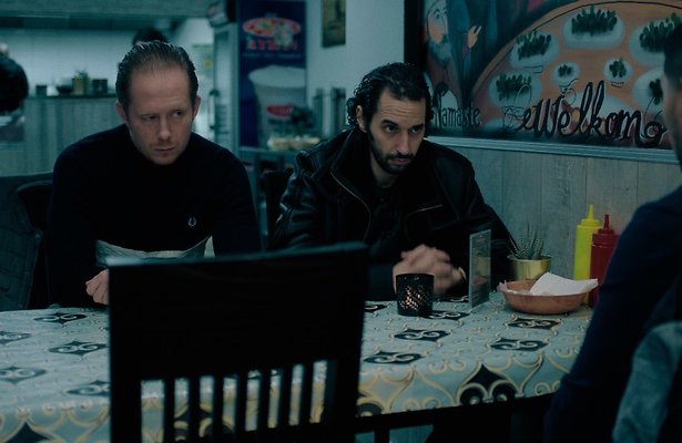 Zo komt Tatta aan zijn luie oog in Mocro Maffia