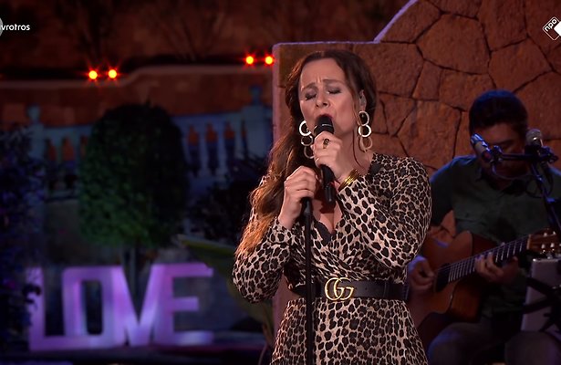 Videosnack: Trijntje Oosterhuis zingt The First Time bij Beste Zangers