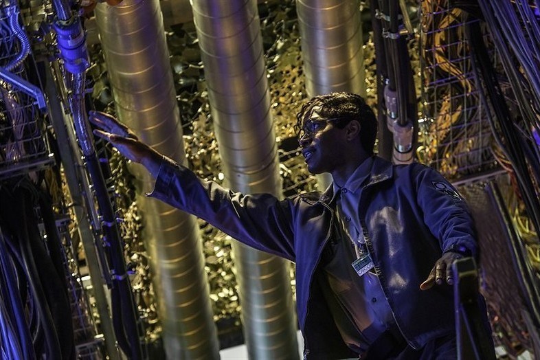 Andrew Garfield redt New York