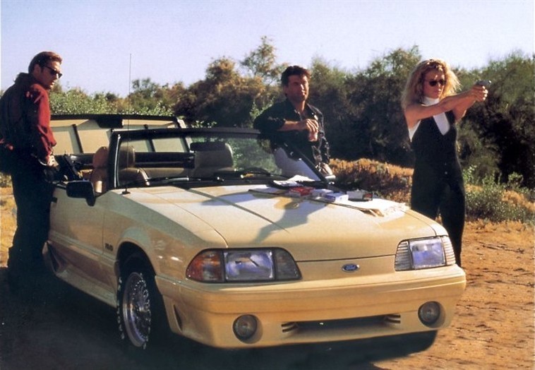 Op de vlucht met Alec Baldwin en Kim Basinger Op de vlucht met Alec Baldwin en Kim Basinger