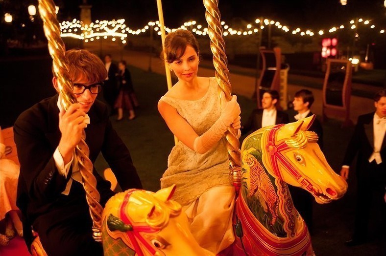 Eddie Redmayne kruipt in de huid van Stephen Hawking Eddie Redmayne kruipt in de huid van Stephen Hawking