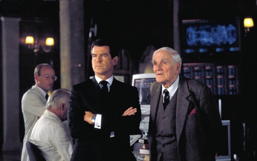 Pierce Brosnan en de oliepijp Pierce Brosnan en de oliepijp