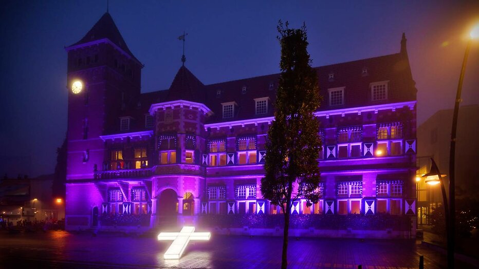 Het kruis van de processie in The Passion.