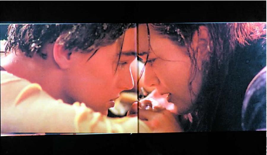 Titanic: Leonardo DiCaprio is op Kate Winslet