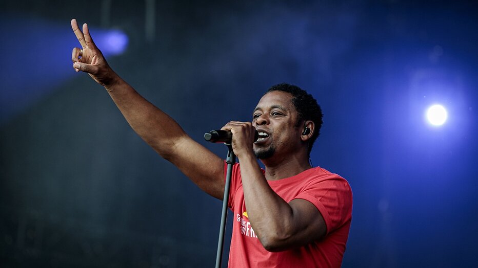 Typhoon nam zangles voor zijn deelname