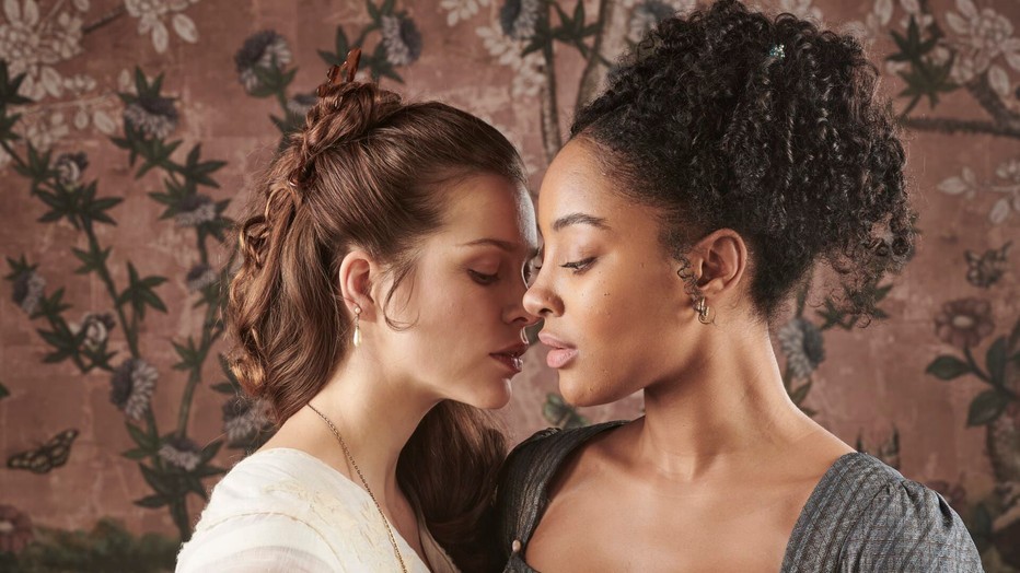 Karla-Simone Spence en Sophie Cookson in The Confessions of Frannie Langton