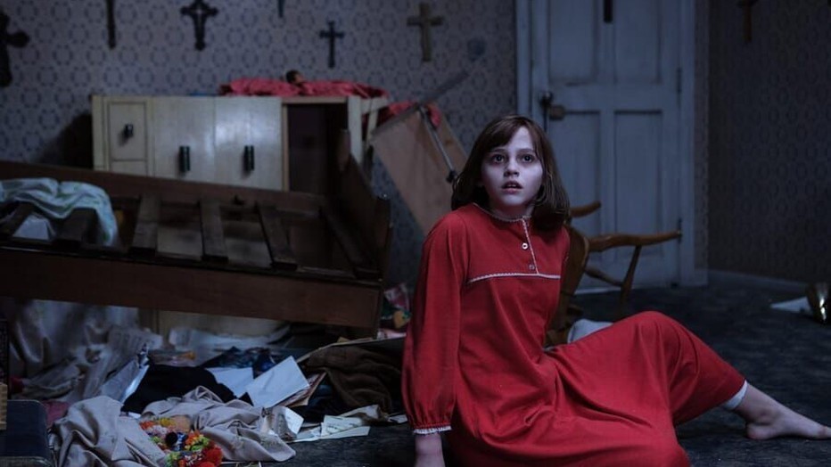 Madison Wolfe als Janet Hodgson in The Conjuring 2