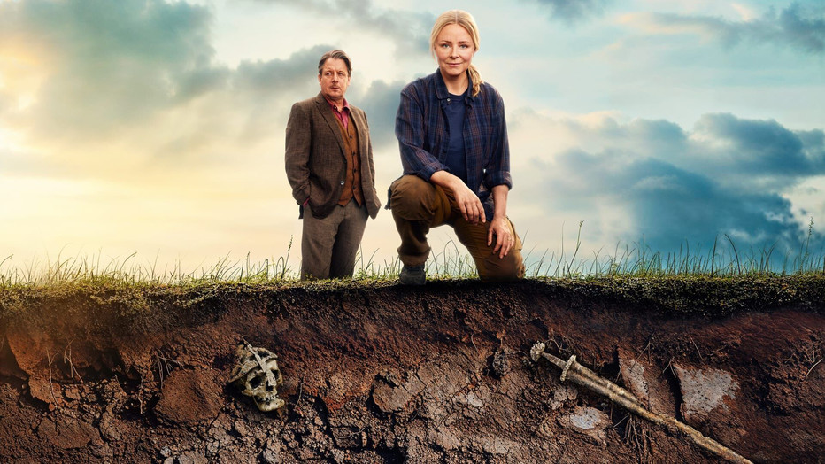 Anders W. Berthelsen en Lene Maria Christensen in The Excavation