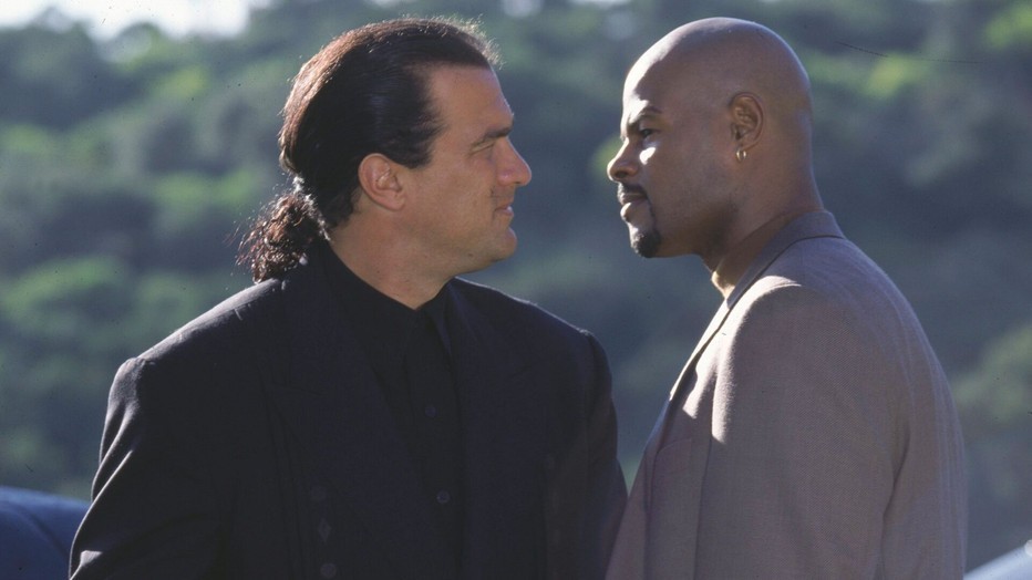 Steven Seagal en Keenan Ivory Wayans in The Glimmer Man Steven Seagal en Keenan Ivory Wayans in The Glimmer Man