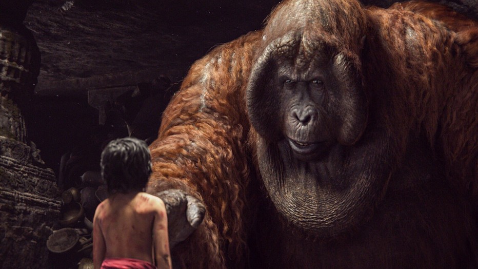Neel Sethi en King Louie in The Jungle Book Neel Sethi en King Louie in The Jungle Book