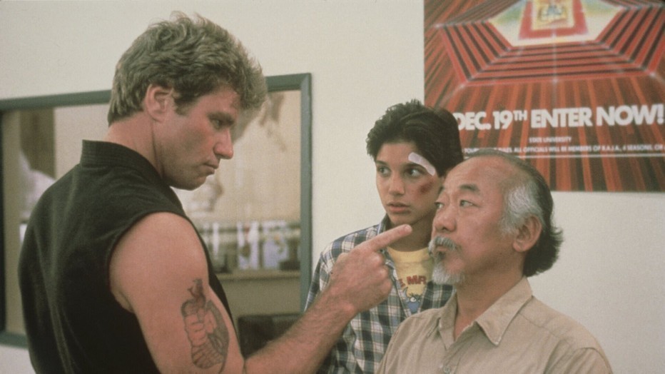 Martin Kove, Ralph Maccio en Pat Morita in The Karate Kid