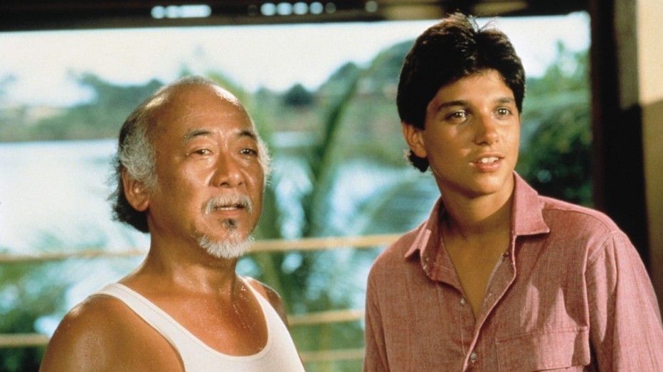 Pat Morita en Ralph Macchio in The Karate Kid Part II