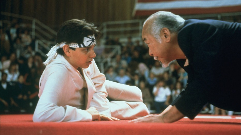 Ralph Macchio en Pat Morita als Mr. Myiagi in The Karate Kid, Part III