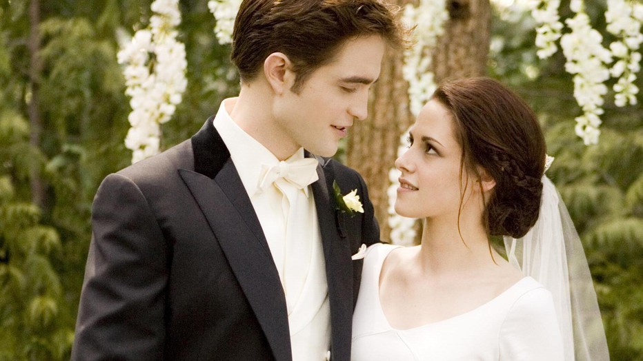 Kristen Stewart en Robert Pattinson in The Twilight Saga: Breaking Dawn: Part 1 Kristen Stewart en Robert Pattinson in The Twilight Saga: Breaking Dawn: Part 1