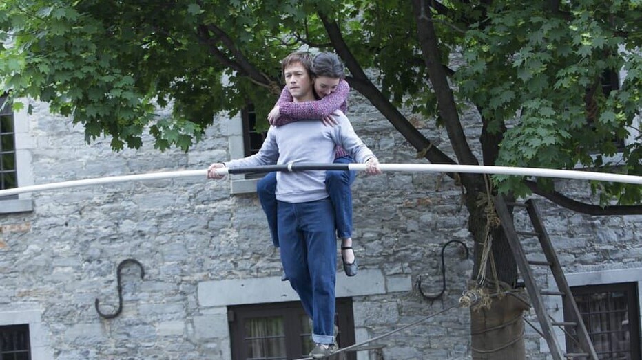 Charlotte Le Bon en Joseph Gordon-Levitt in The Walk Charlotte Le Bon en Joseph Gordon-Levitt in The Walk