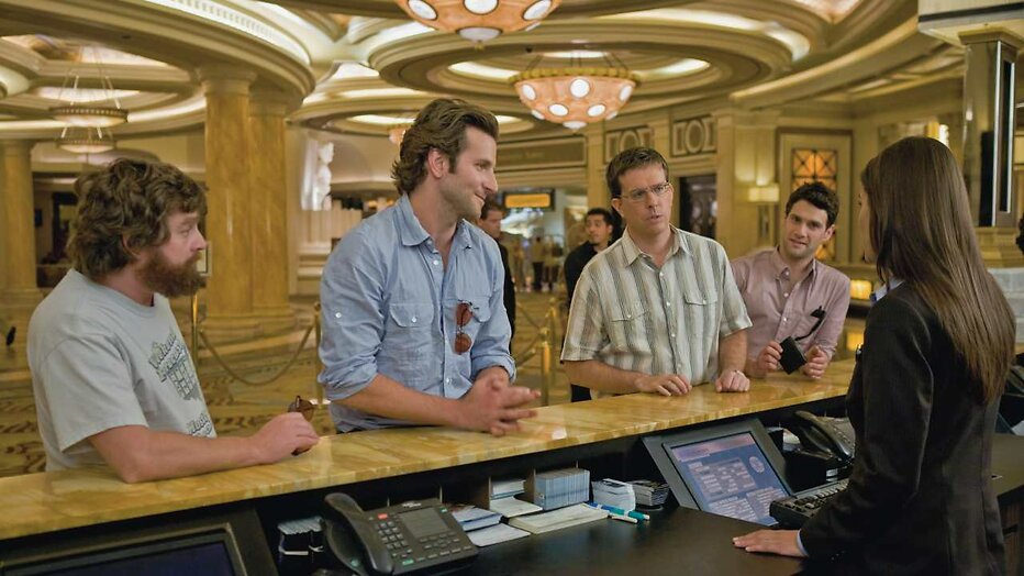 Zach Galifianakis, Bradley Cooper, Ed Helms en Justin Bartha in The Hangover