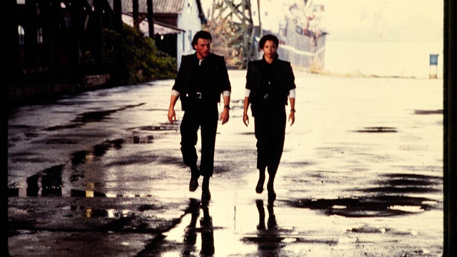 Jean-Claude Van Damme en Gloria Reuben in Timecop Jean-Claude Van Damme en Gloria Reuben in Timecop