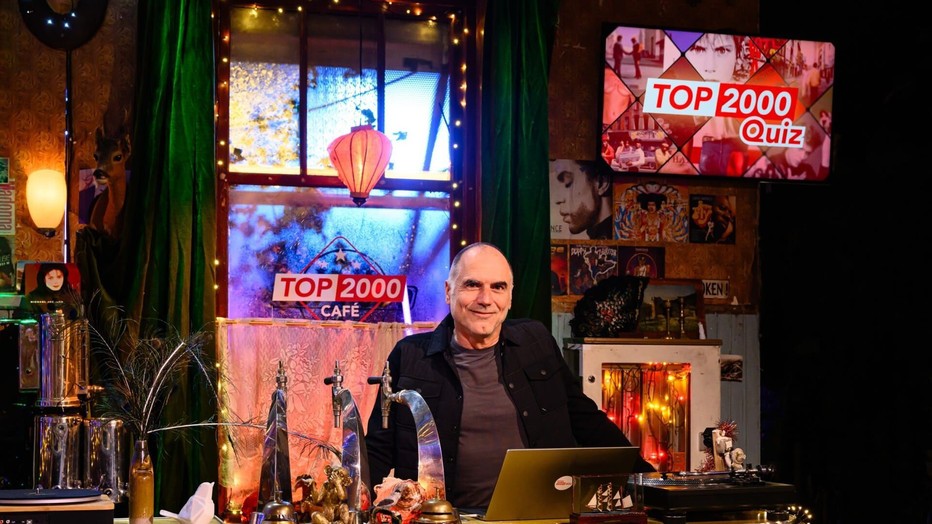 Leo Blokhuis voor Top 2000 Quiz