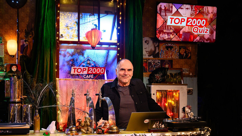 Leo Blokhuis voor Top 2000 Quiz