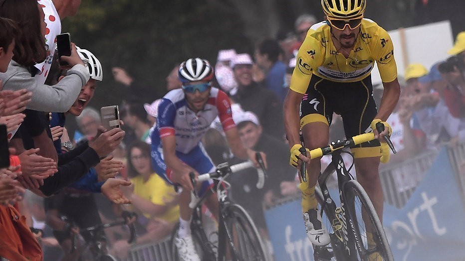 Peloton houdt zich op de vlakte in Tour de France
