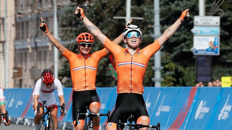 Marianne Vos en Lorena Wiebes Marianne Vos en Lorena Wiebes