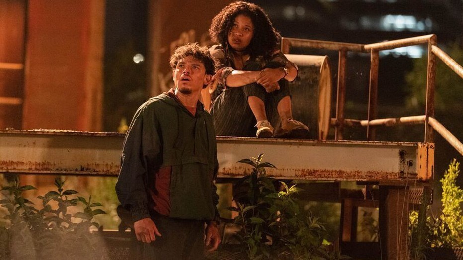 Anthony Ramos en Dominique Fishback in Transformers: Rise of the Beasts