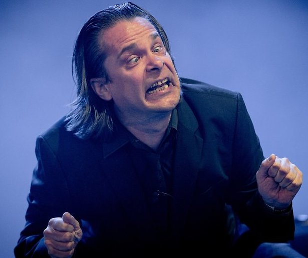 Hans Teeuwen komt met coronaconference