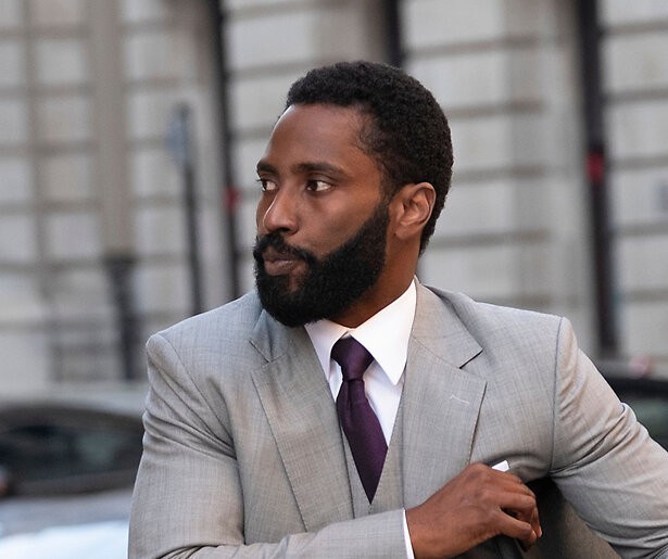 John David Washington moet in Tenet de wereld redden