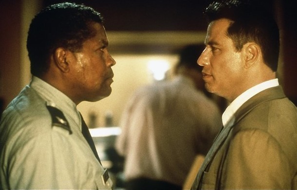 John Travolta lost een moord op