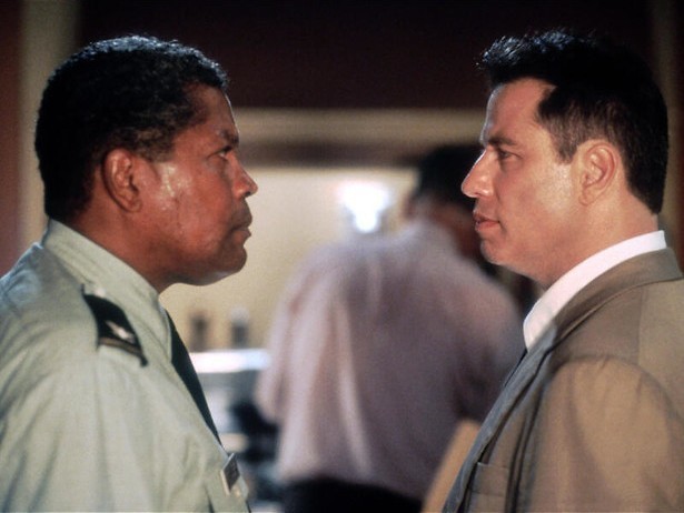 John Travolta lost een moord op