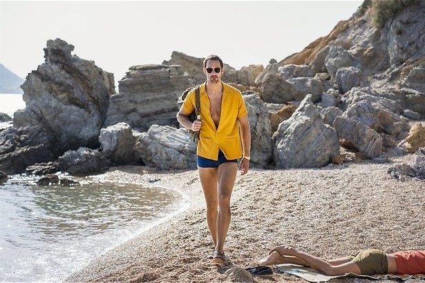 Charlie gaat infiltreren in The little drummer girl