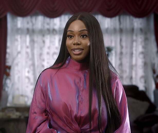 Dumebi doet er alles aan om haar online vriend Mazi te ontmoeten in The Nevermets