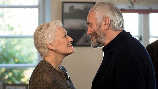 Glenn Close klapt uit de school