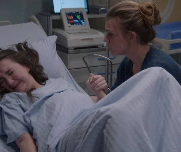 Tranen bij GTST-kijkers bij bevalling tienermoeder Demi