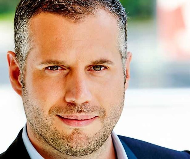 Derde kind voor presentator Tijl Beckand