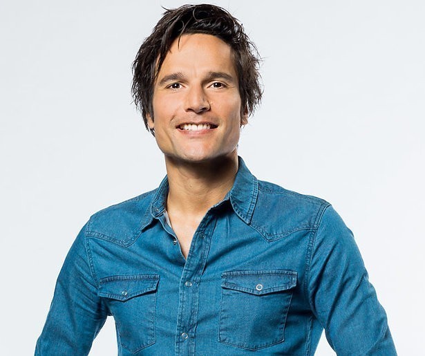 Regisseur Tim Oliehoek kijkt eerzaam terug op afscheidnemend Hendrik Groen