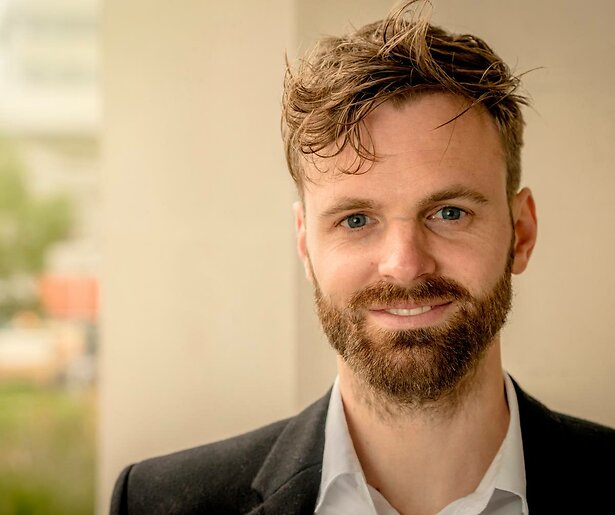 Koninklijke familie door het slijk bij BOOS